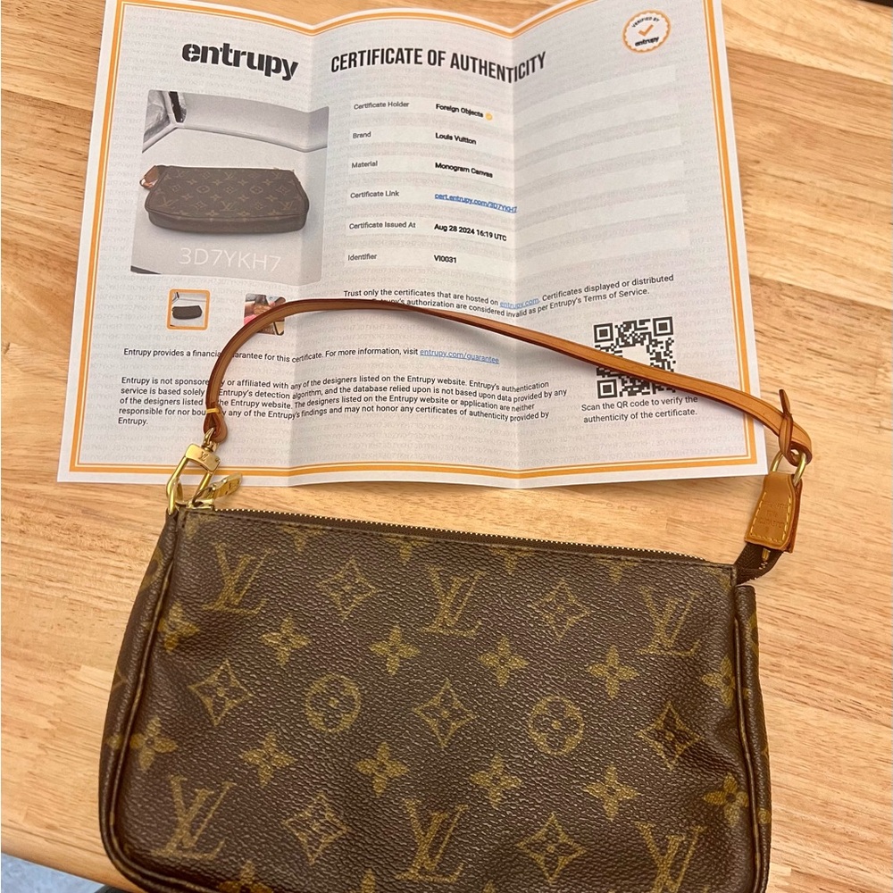 Authentic Louis Vuitton pochette